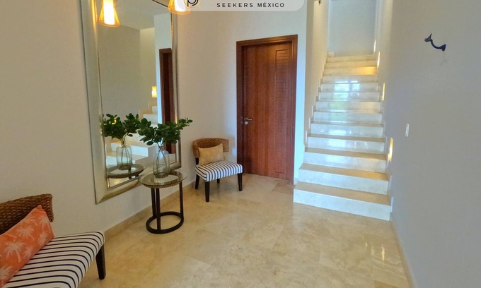 La Cruz de Huanacaxtle Villa | Oceanfront house/private pool/daily cleaning