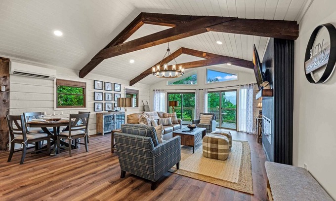 Chalet Village Cabin | On the Rocks NEW RENO mountain views brand new hot tub lux finishes