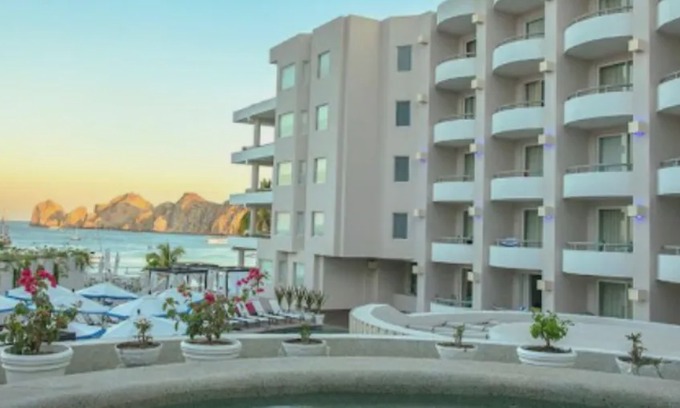 El Medano Ejidal Resort | Overlooking Medano Beach
