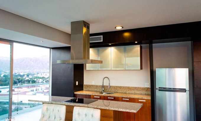 North Hotel Zone Apartment | Peninsula Vallarta Condo