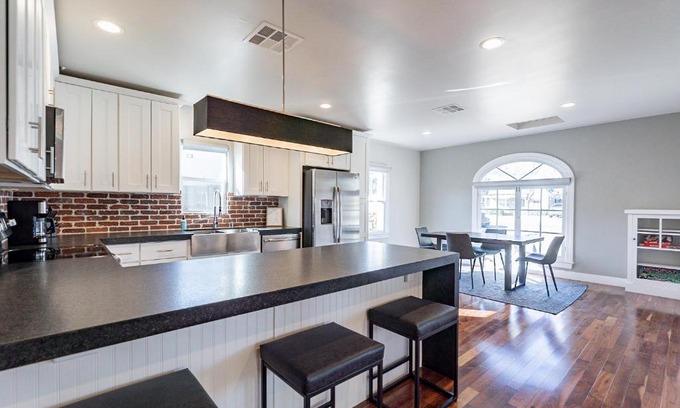 Encanto House | PHX Retreat Fully Remodeled Historic Home