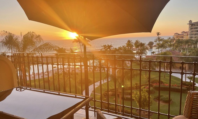 Marina Vallarta Apartment | PUERTO VALLARTA WATERFRONT BAY VIEW GRAND