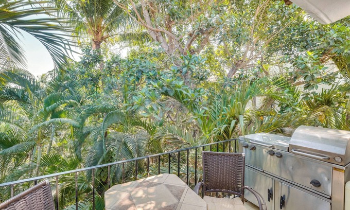 South Hotel Zone Condo | Puerto Vallarta Hideaway w/Balcony & Pool!