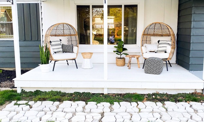 Ashtabula House | Relaxing Coastal Inspired Cottage, short walk from the lake!