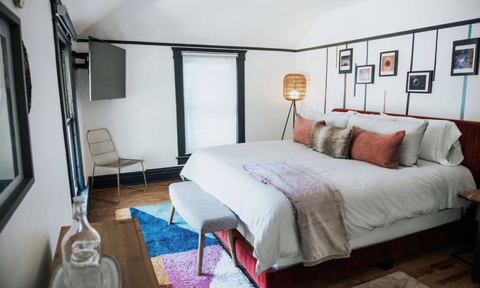 Kerrytown House | Renovated. Modern. Downtown + 1.5 Miles to Stadium
