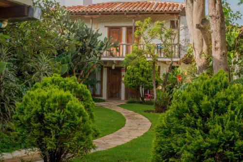 De Mexicanos Hostel | Rossco Hostel & Hotel
