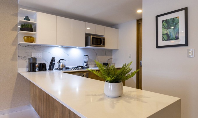 Santa Fe Apartment | SANTA FE Great 1 bedroom apartment fully equipped kitchen, housekeeping biweekly
