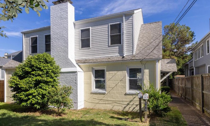 Northeast Virginia Beach House | Sea Home Short Walk to Beach