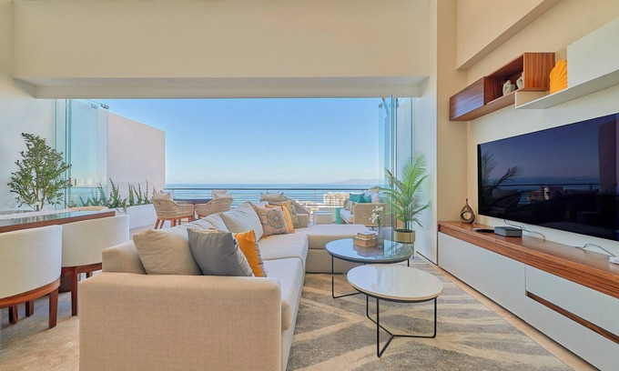 Alta Vista Apartment | SohoPV Penthouse Rooftop Pool & Stunning Ocean Views