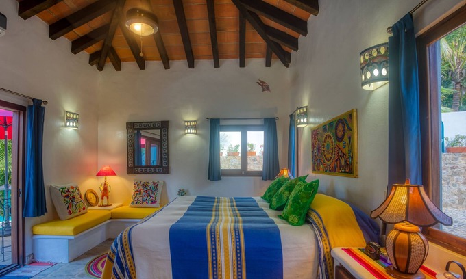 San Francisco House | Special place where you combine the peace of the jungle with the ocean view.