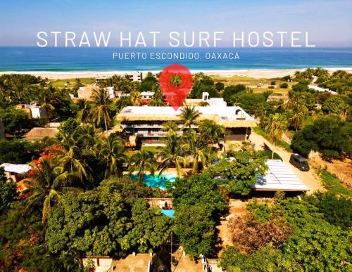 Los Tamarindos Hostel | Straw Hat Surf Hostel & Bar