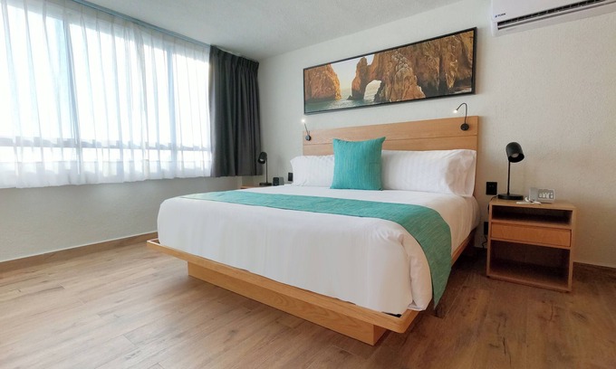Cabo Bello Resort | Sunrock Hotel and Suites