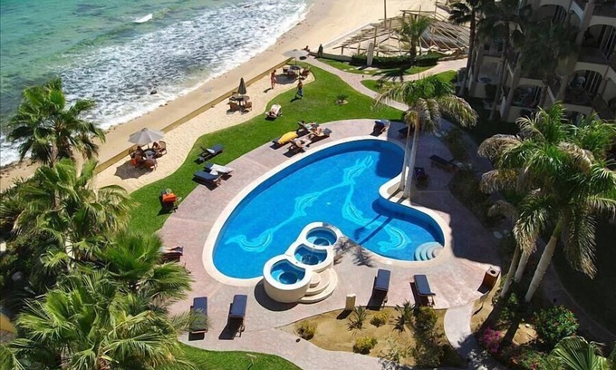 San Jose del Cabo Condo | Surfer's Paradise! Beachfront Las Olas Penthouse San Jose del Cabo