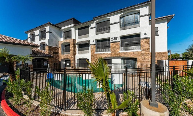 Tempe Apartment | Tempe Studio One bedroom w pool, jacuzzi, gym perfect location PETS ALLOWED