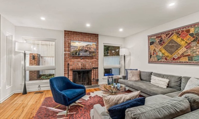 Fitler Square House | Townhome | Patio | Parking | Hosted By StayRafa