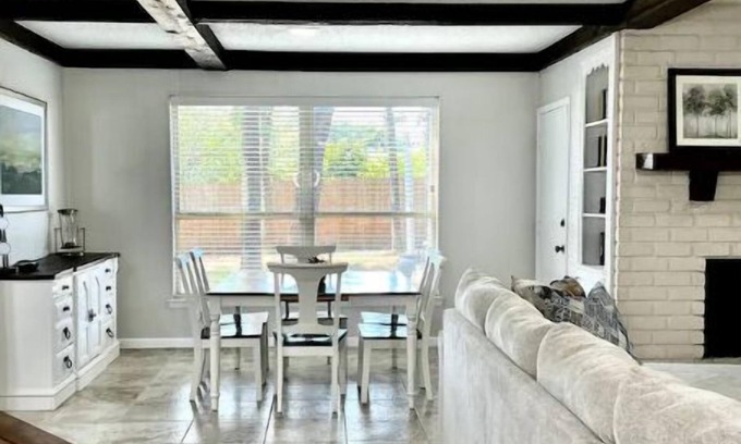 North Arlington House | Twin Trees is minutes from Cowboys stadium!