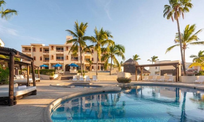 Campo de Golf Fonatur Apartment | Vibrant Suite Steps to Punta Sur Golf Course