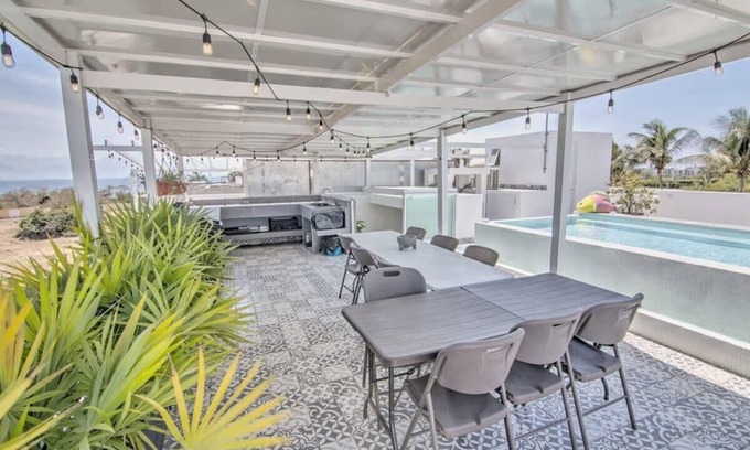 La Cruz de Huanacaxtle House | Villa 124: 6BR w Rooftop Pool & Beach Club Access