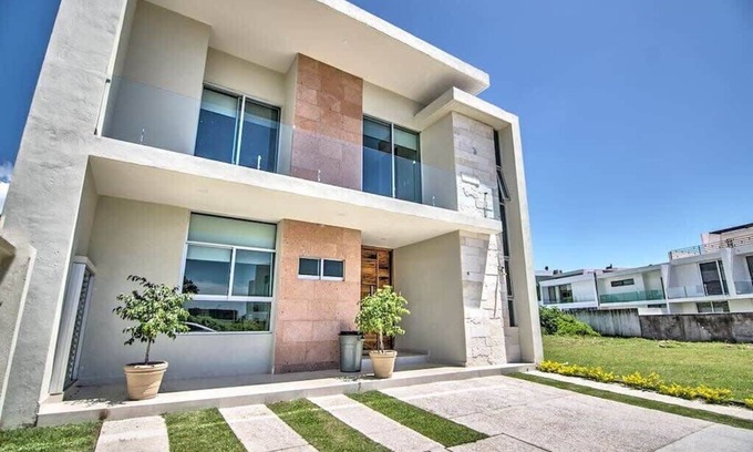 La Cruz de Huanacaxtle Villa | Villa 4: 5BR w Private Pool & Beach Club Access