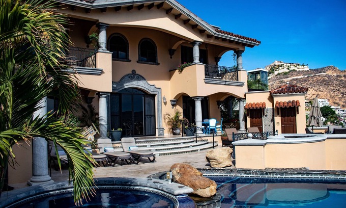 Pedregal Villa | Villa Beltramo- Captivating Views, Moments From Downtown, Luxury Paradise