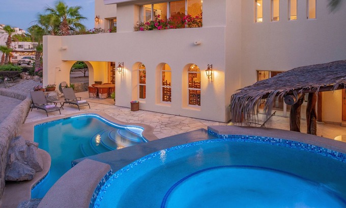 Pedregal Villa | Villa de la Luz - Sweet Pedregal Villa Steps to Kids Playground. Promos avail.