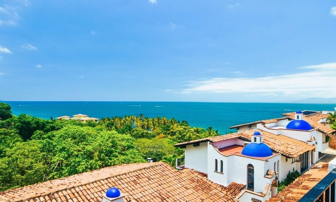 South Shore Hotel Area Villa | Your Own Private Villa and Pool, Amazing Views, 5 min Walk to the Beach!