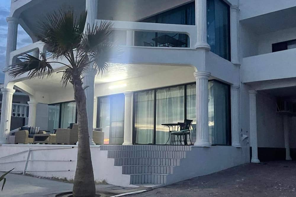 Puerto Penasco House | 10 bdrm 5 kitchen Rent 6 bdrm Main House @ base price or add more casitas