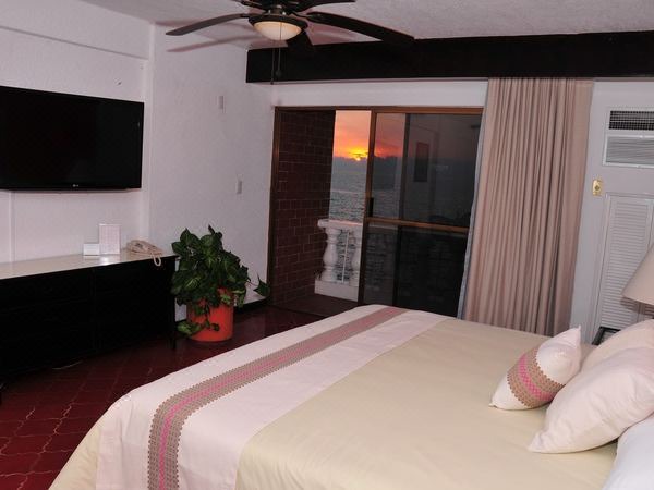 Photo of Bedroom in South Shore Hotel Area