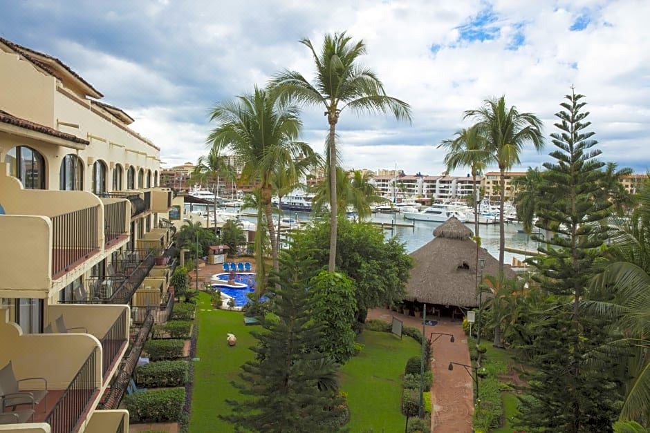 Photo of Buildings in Isla Iguana