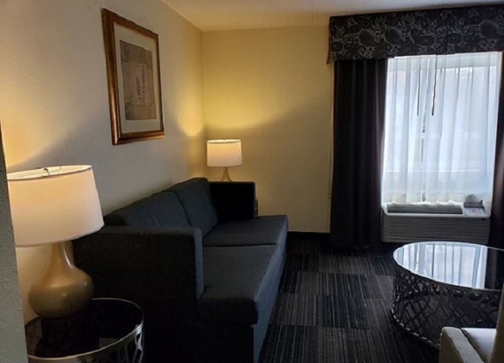 Photo of Livingroom in Merry Oaks