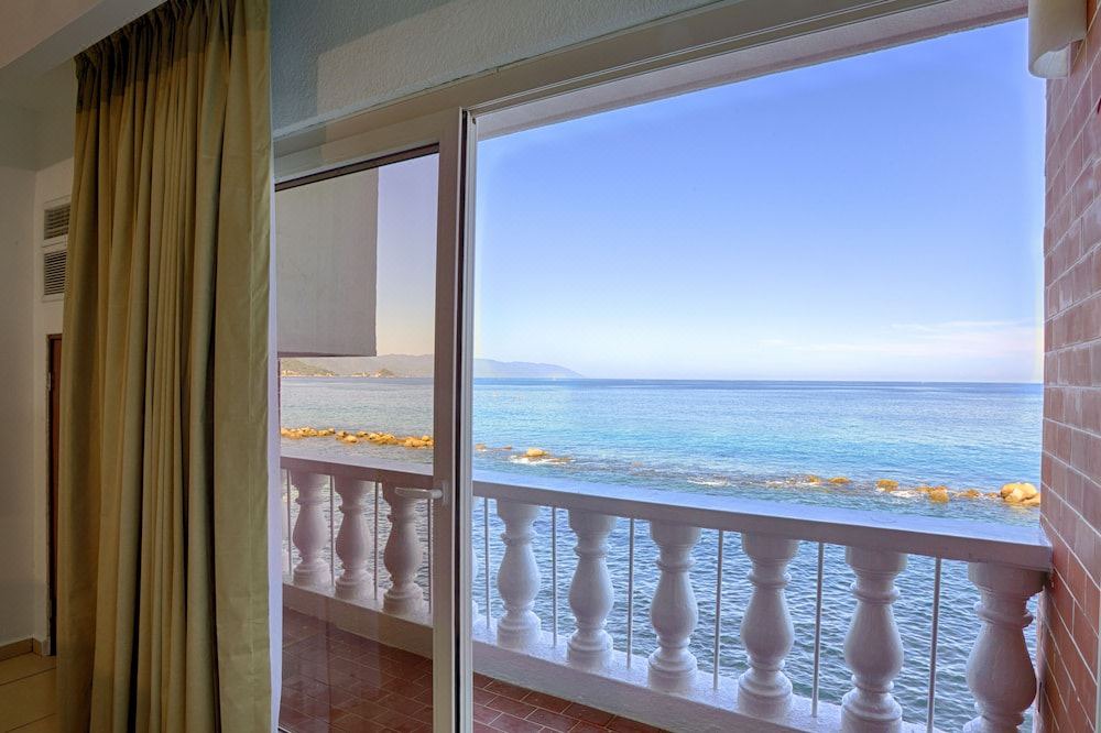 Photo of Patio Balcony in South Shore Hotel Area