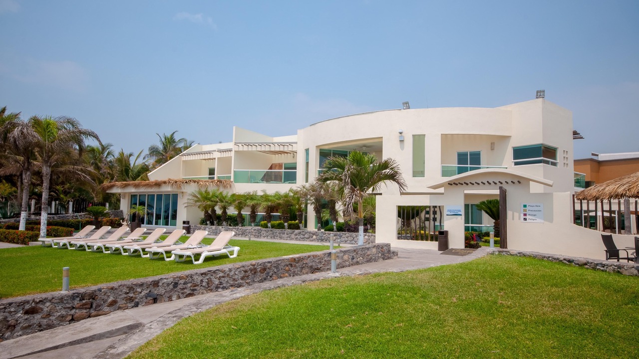 Photo of Buildings in Playa Chachalacas
