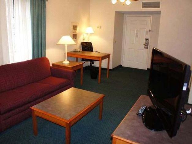 Photo of Livingroom in Greenville - Spartanburg
