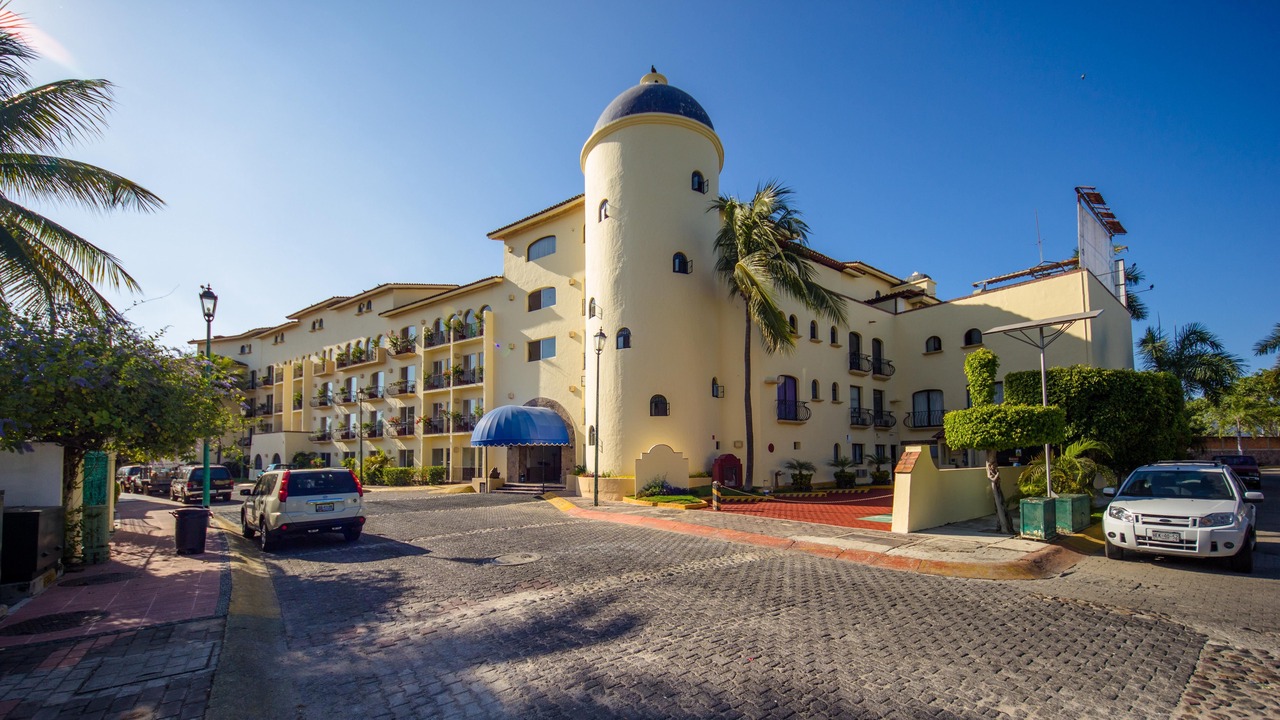 Photo of Buildings in Isla Iguana