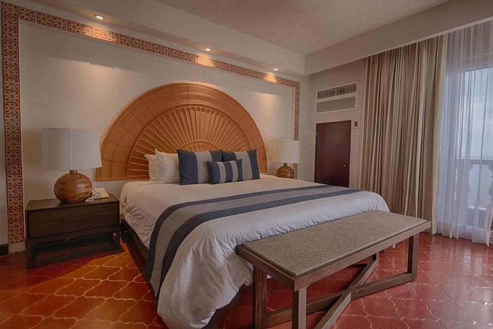 Photo of Bedroom in South Shore Hotel Area