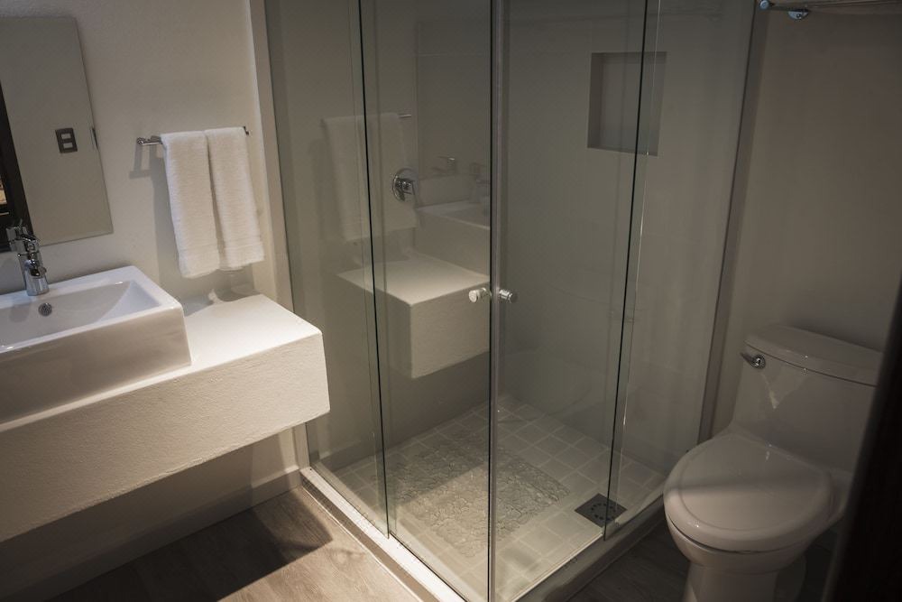 Photo of Bathroom in Zona Expo