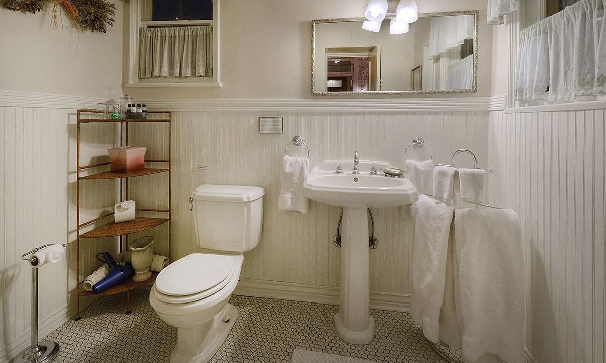 Photo of Bathroom in Downtown Tucson