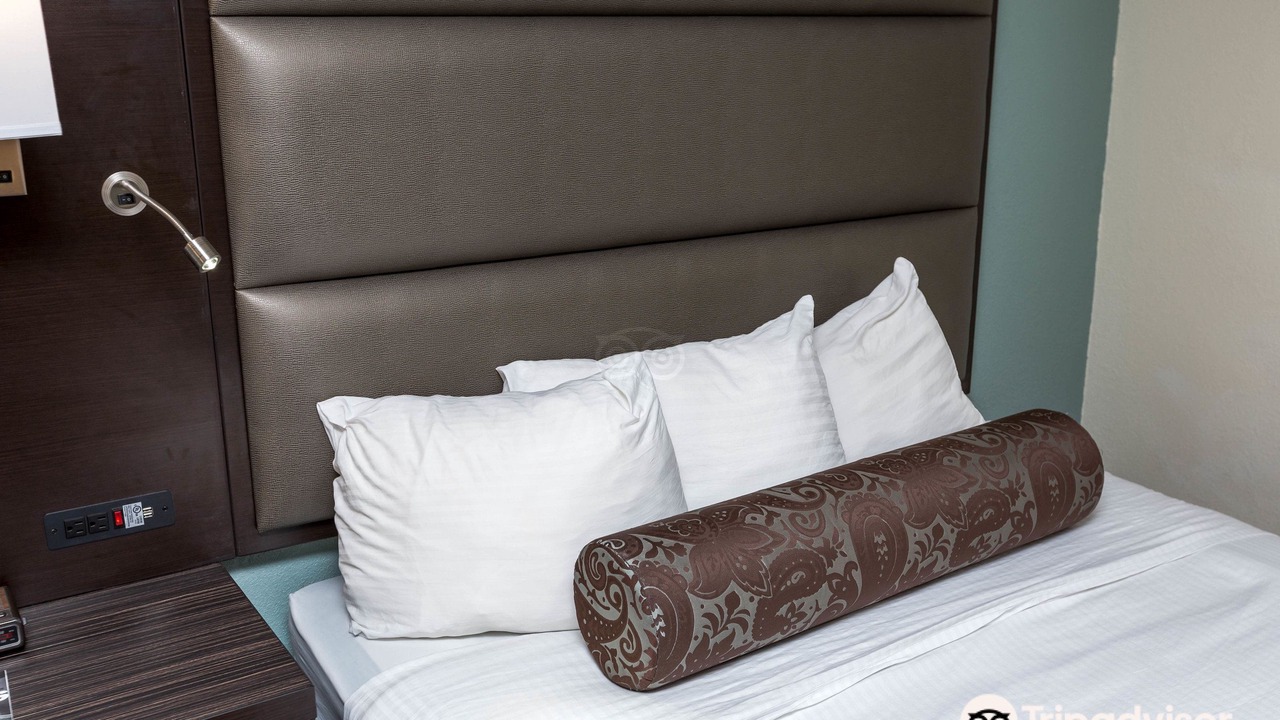 Photo of Bedroom in Merry Oaks