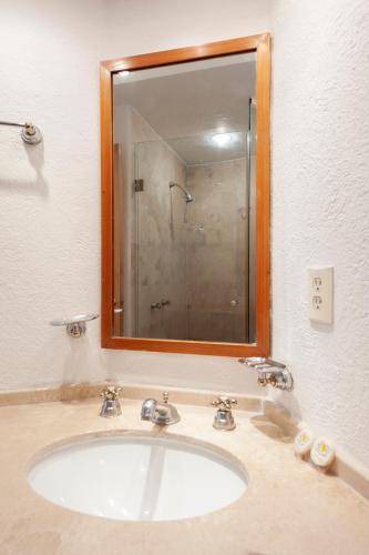 Photo of Bathroom in Bosques de las Lomas