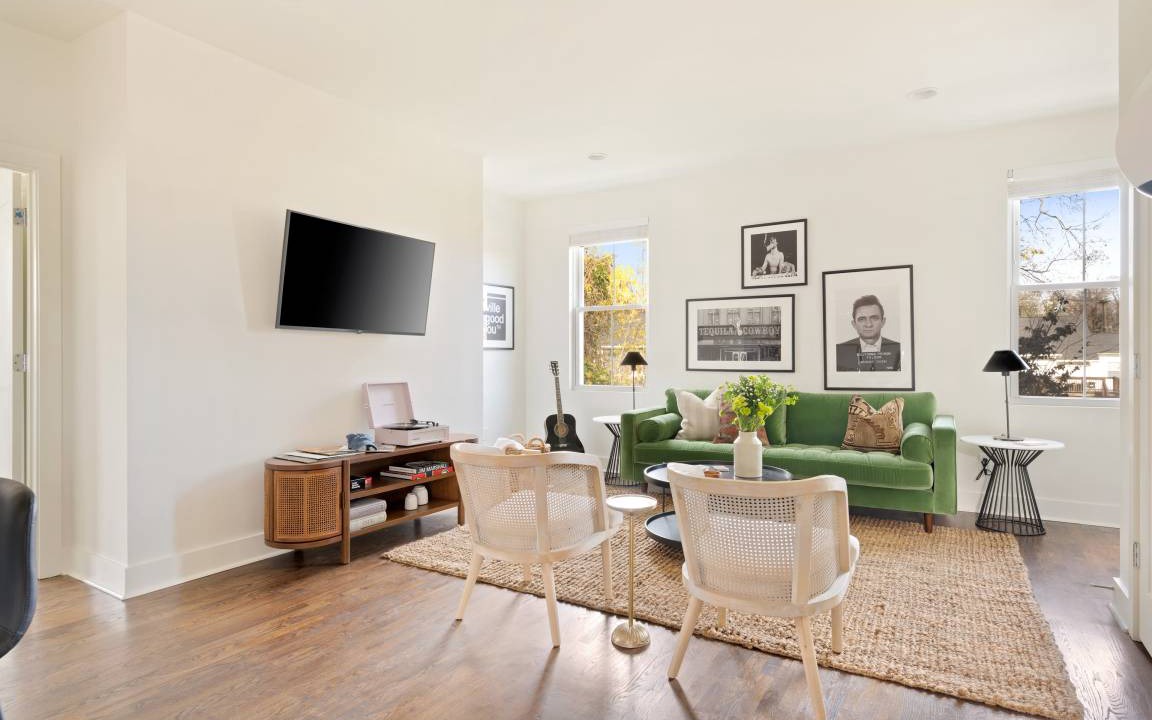 Photo of Livingroom in Chestnut Hill