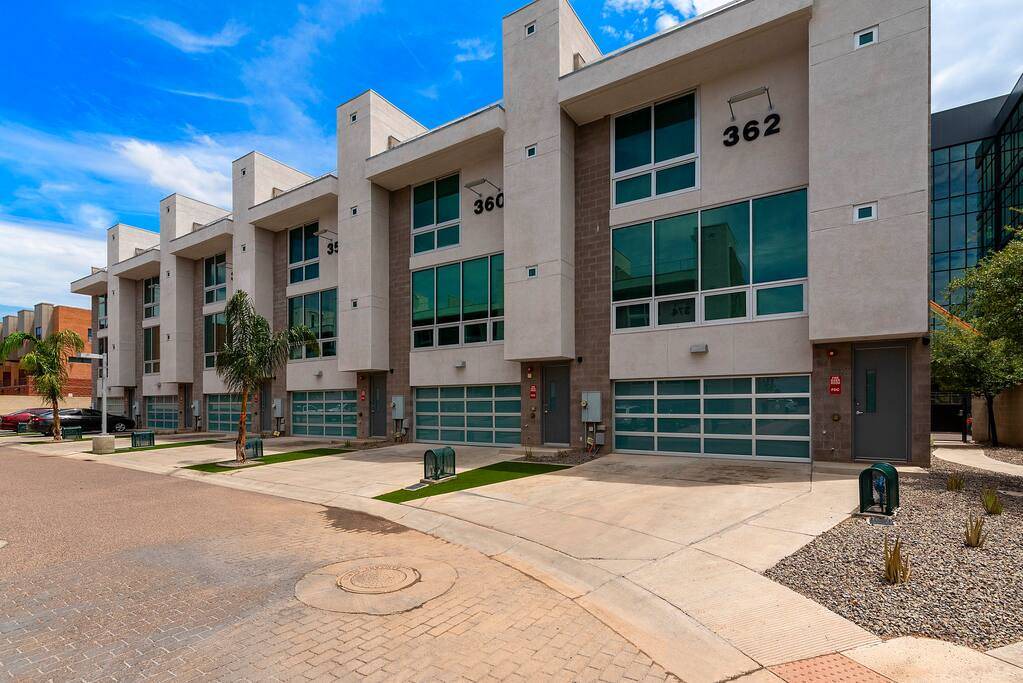 Photo of Buildings in Riverside