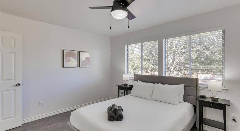Photo of Bedroom in Grand Prairie