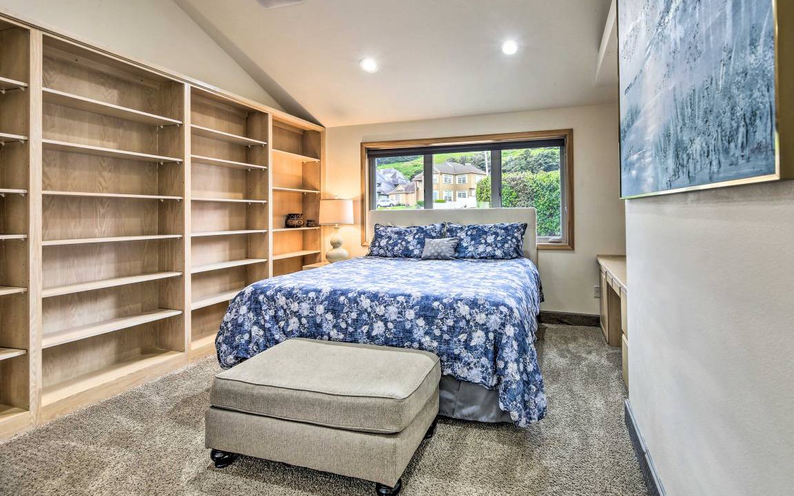 Photo of Bedroom in Agate Beach