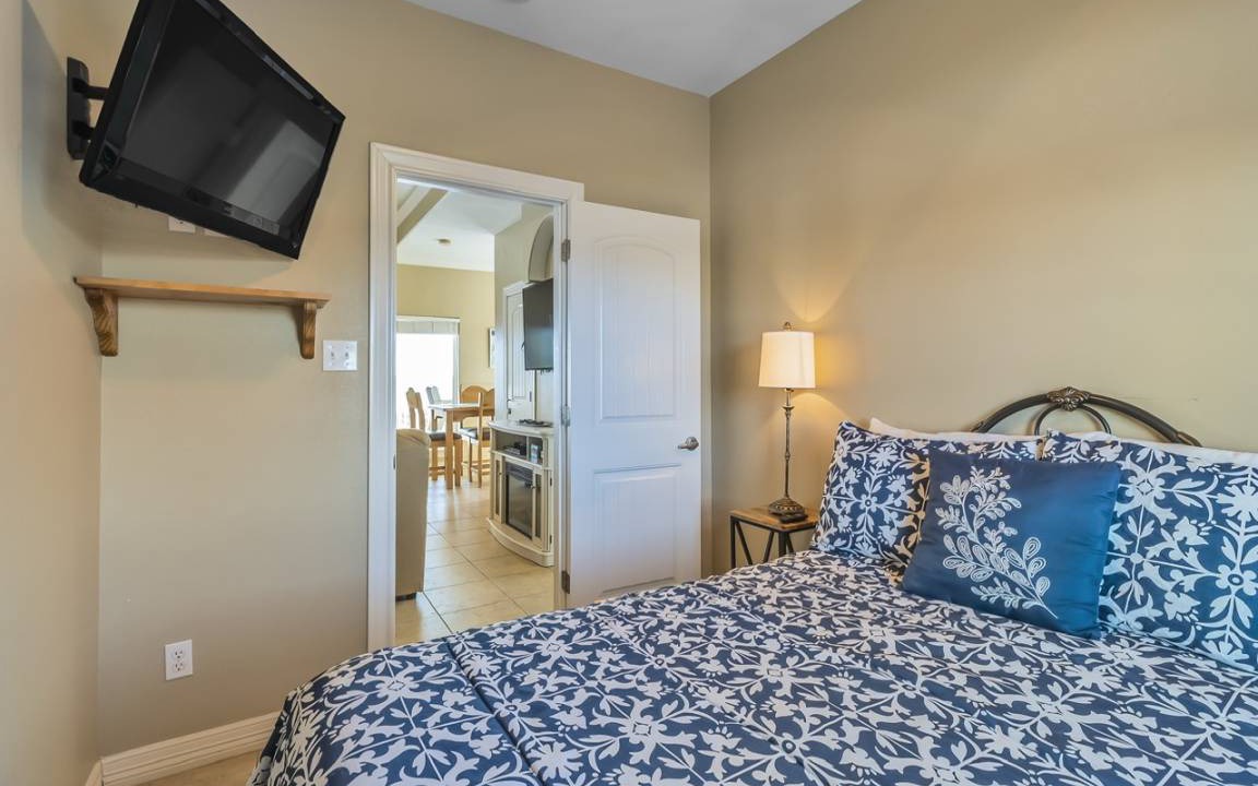 Photo of Bedroom in Crystal Beach