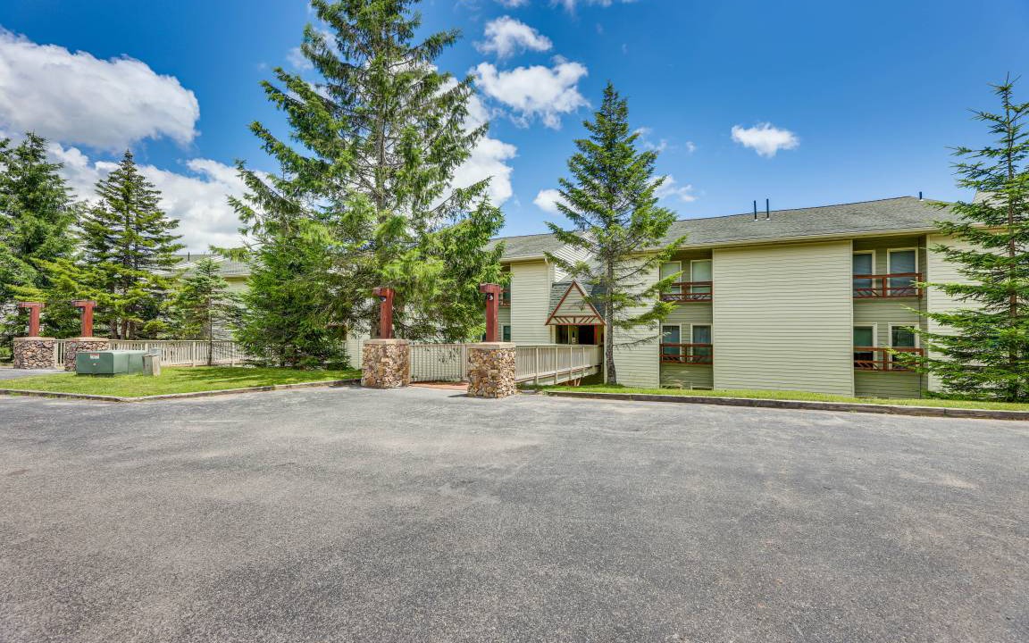 Photo of Buildings in Snowshoe