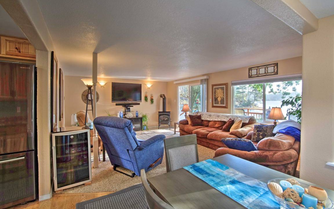 Photo of Livingroom in North Bend