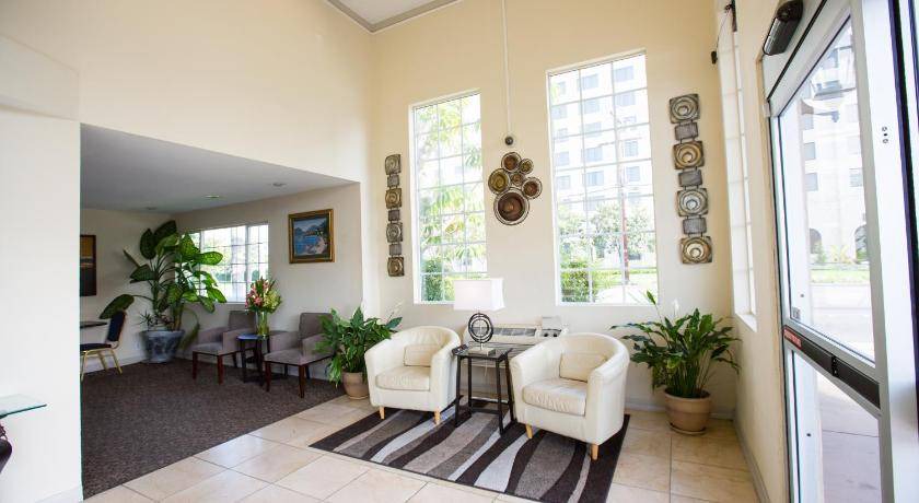 Photo of Livingroom in Anaheim Resort