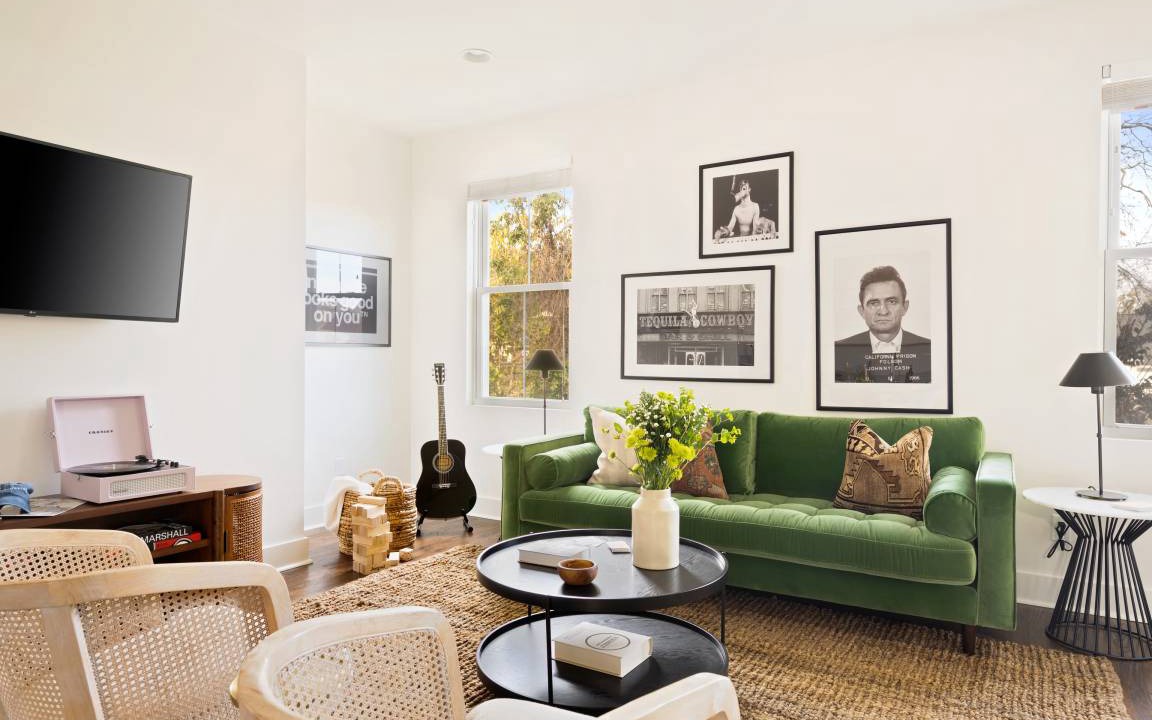Photo of Livingroom in Chestnut Hill