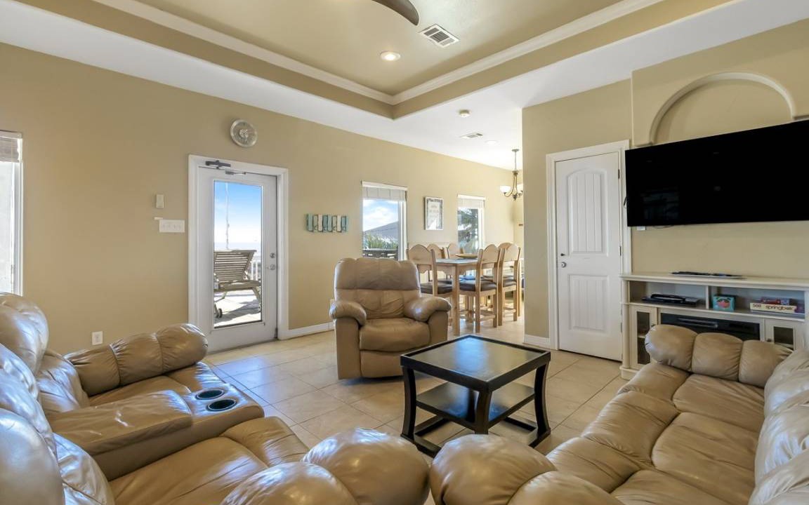 Photo of Livingroom in Crystal Beach