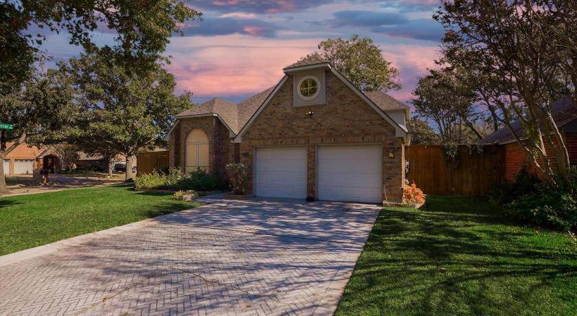 Photo of Buildings in Grand Prairie